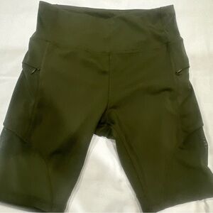 Ebb & Flow Stretch Yoga Cycling leggings Shorts army green Size L